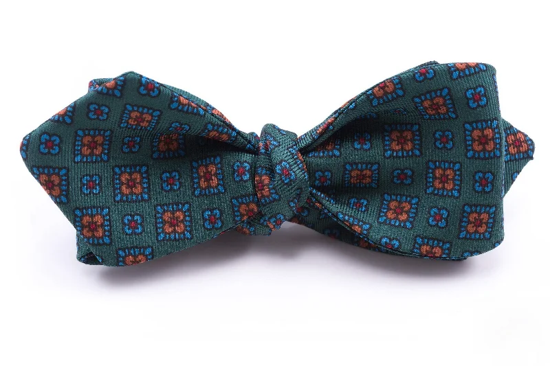 stylish patterned neckties for weddings-Green Macclesfield Neats Ancient Madder Silk Bow Tie