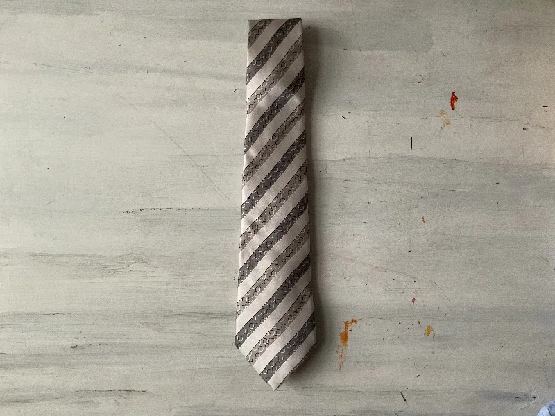 trendy office silk necktie options-Giorgio Armani tie