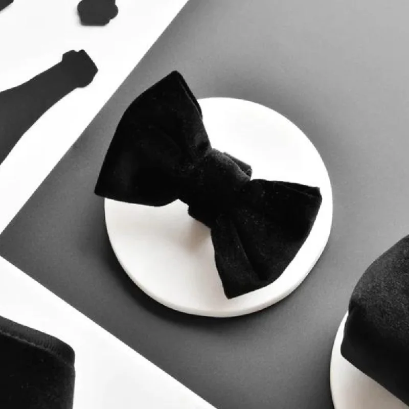 unique silk necktie combinations for weddings-Luxe Velvet Bow Tie - Noir